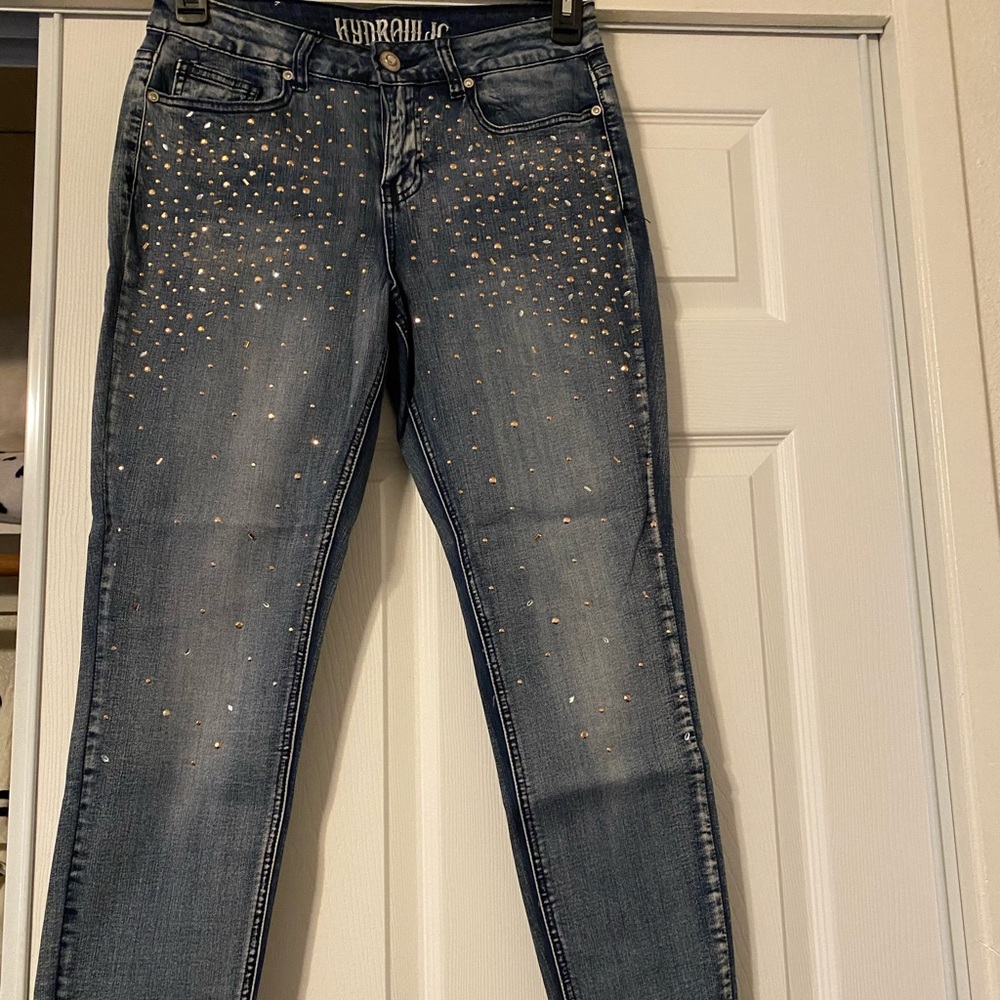 Women’s skinny jeans with bling!